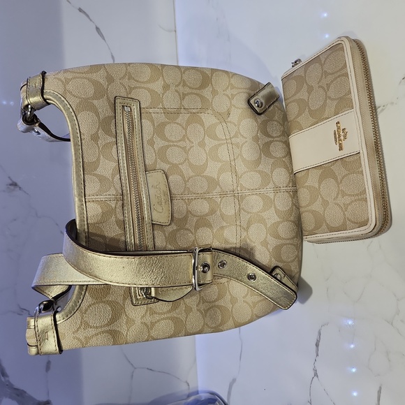 Coach Vintage Shoulder Bag, and wallet Signature, Beige, M1073-F15704 - Picture 4 of 16